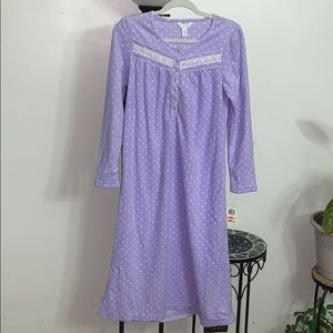 Women’s long sleeve fleece gown
